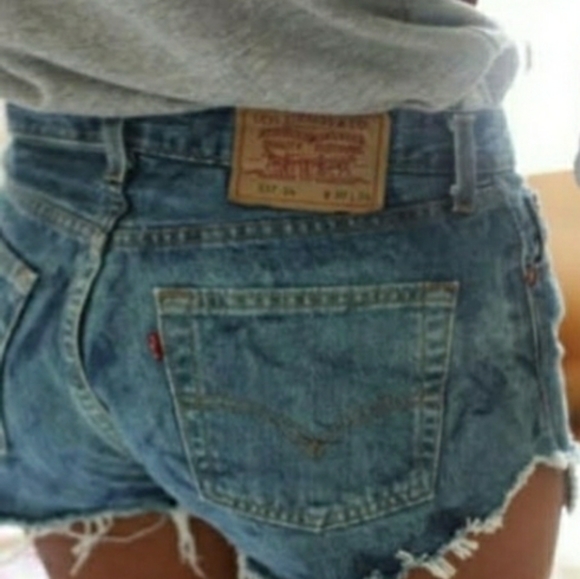VINTAGE LEVI'S HIGHRISE MID & LOW RISE DISTRESSED FRAYED & ROLLED CUTOFF SHORTS - Picture 8 of 13